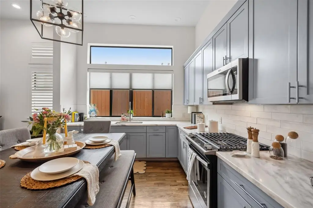 W 22nd St · Unit A — photo 11