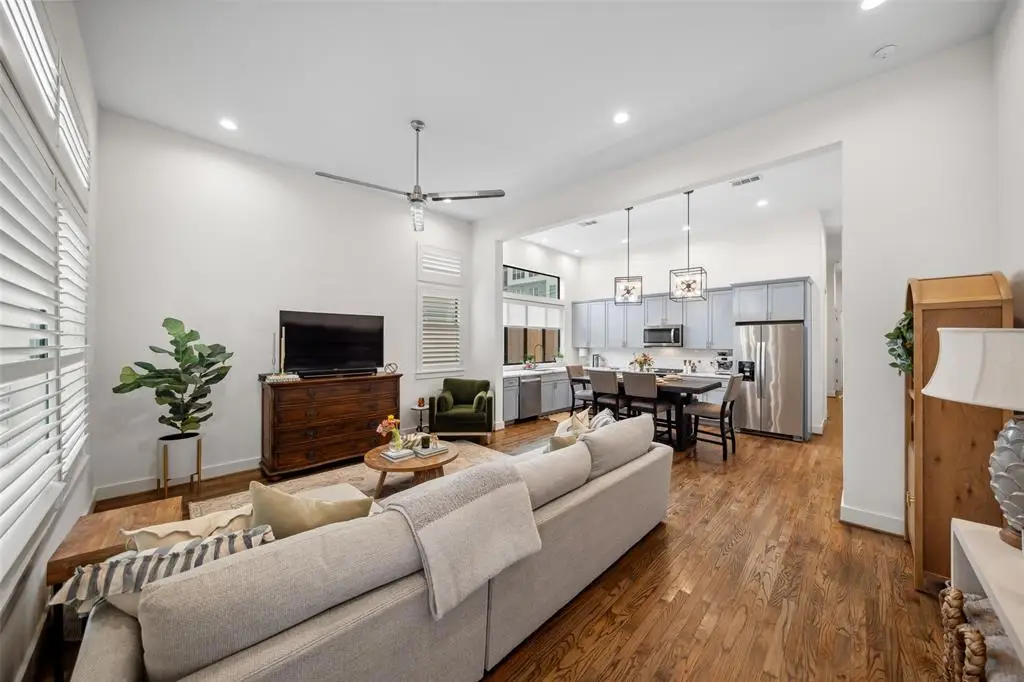 W 22nd St · Unit A — photo 8
