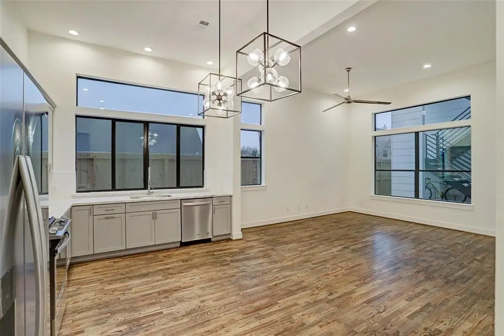 W 22nd St · Unit B — photo 14
