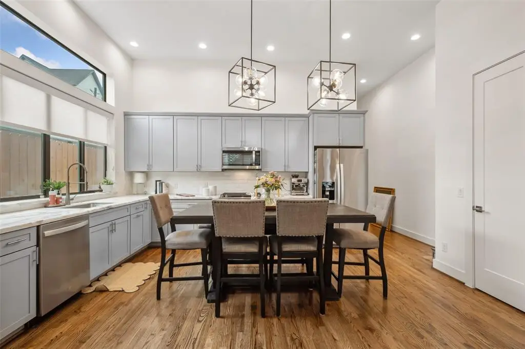 W 22nd St · Unit A — photo 12