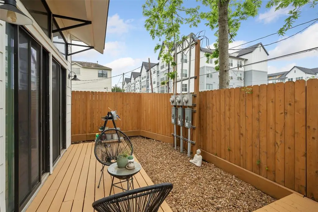 W 22nd St · Unit A — photo 23