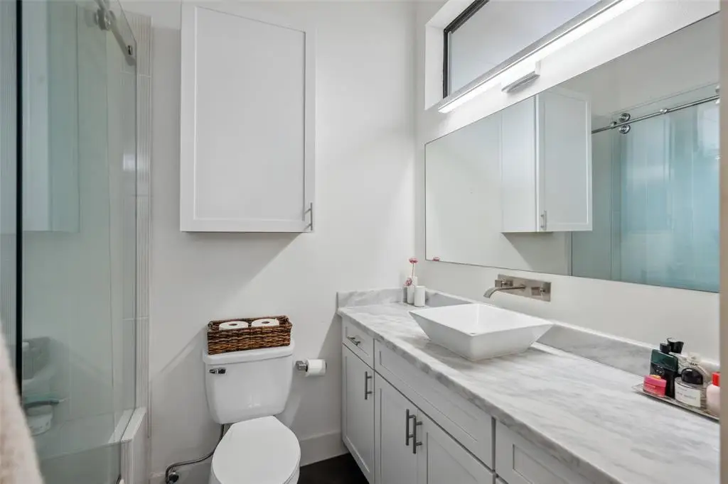 W 22nd St · Unit A — photo 19