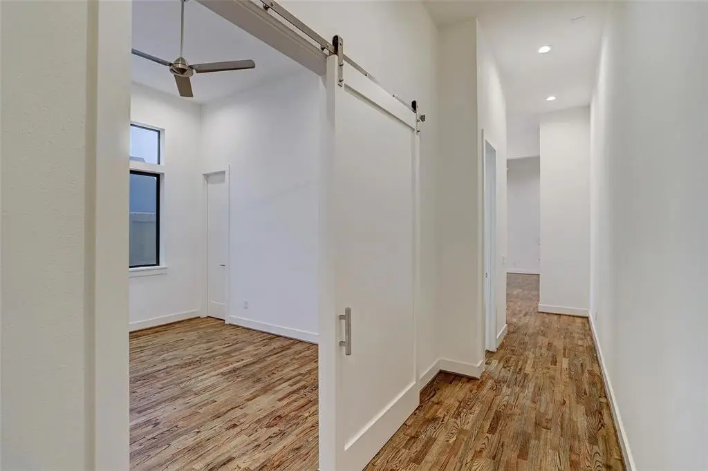 W 22nd St · Unit B — photo 15