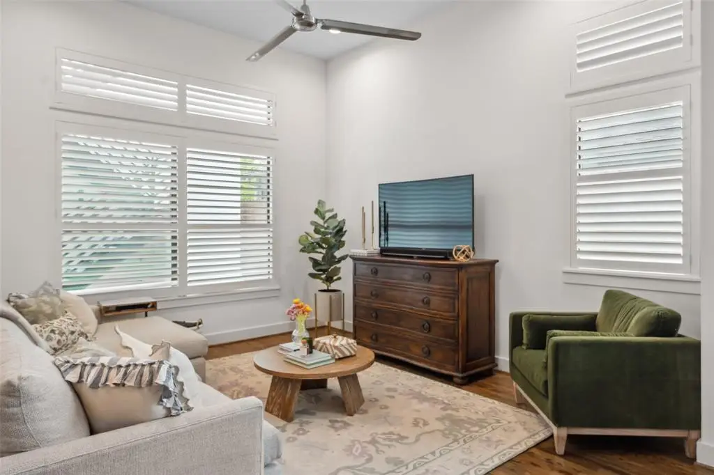 W 22nd St · Unit A — photo 9