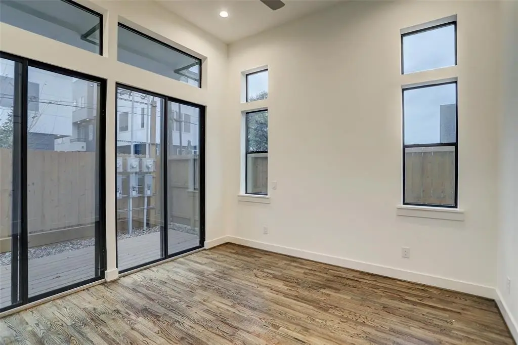 W 22nd St · Unit B — photo 16