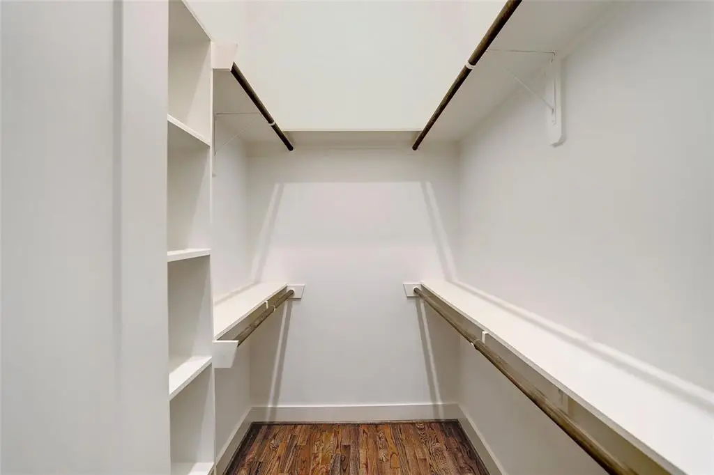 W 22nd St · Unit B — photo 17