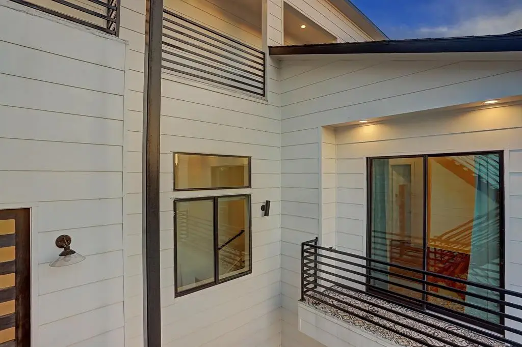W 22nd St · Unit B — photo 25