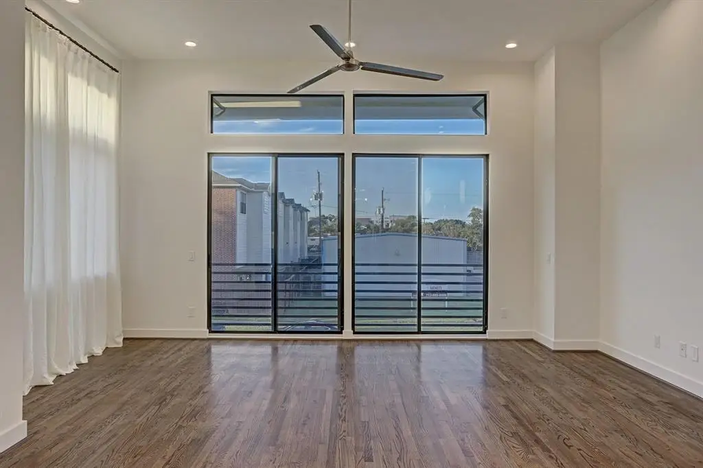 W 22nd St · Unit B — photo 9