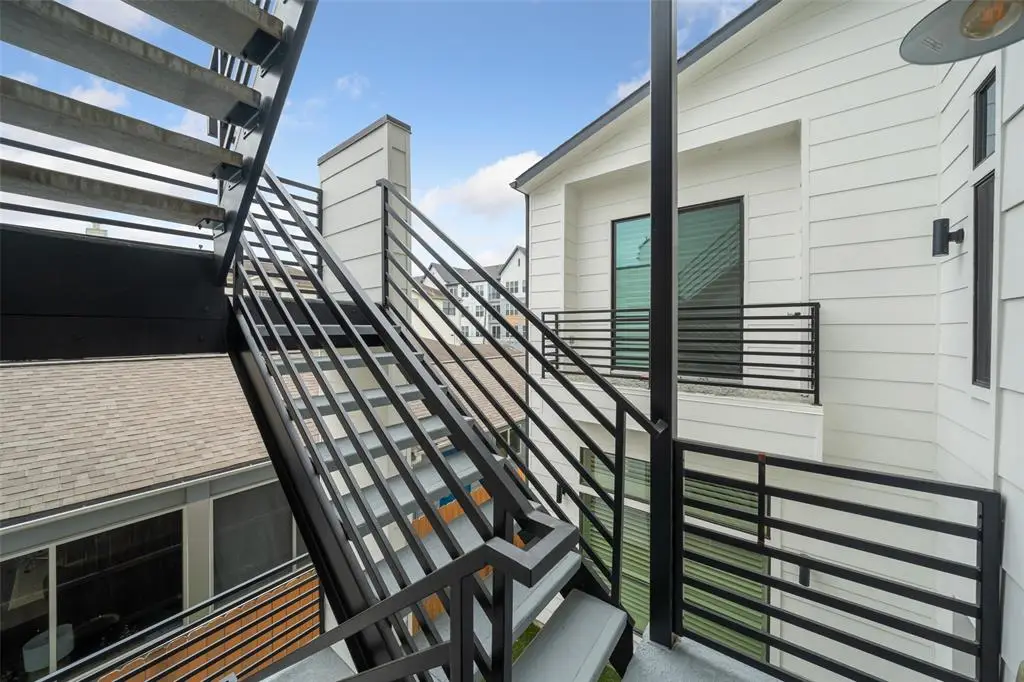 W 22nd St · Unit A — photo 22