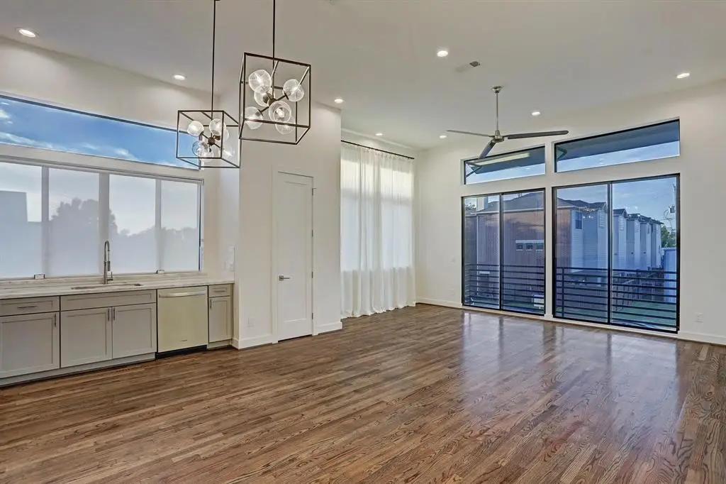 W 22nd St · Unit B — photo 12