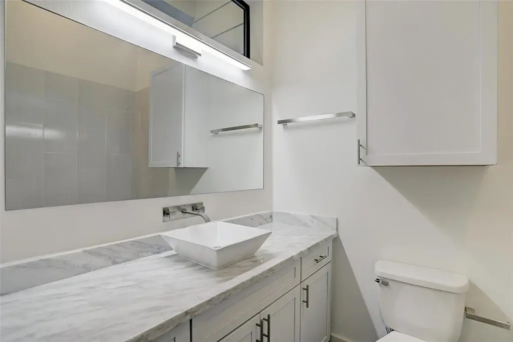 W 22nd St · Unit B — photo 19