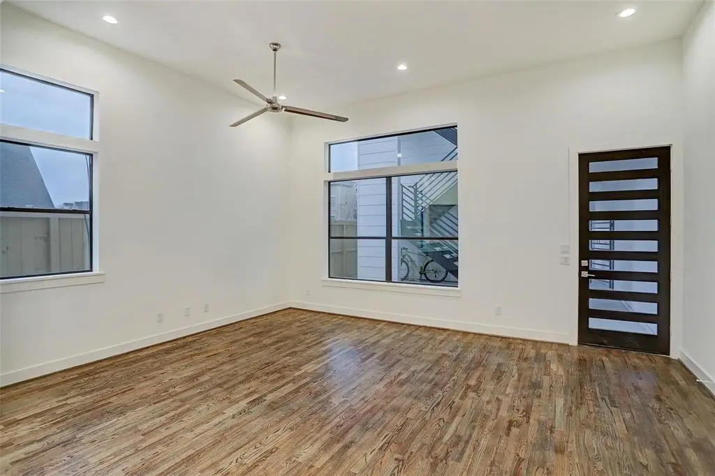 W 22nd St · Unit B — photo 13